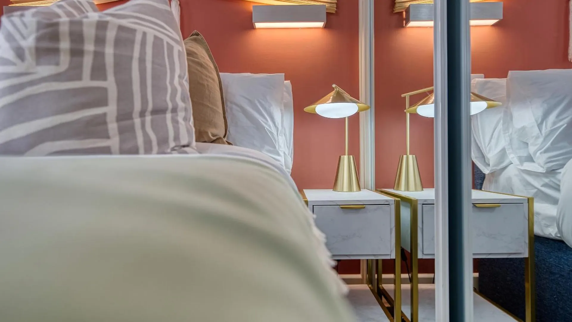 Apartment Ocean Village 1-Bedroom Luxurious, Stylish & Cosy Apartment, Central Location In Southampton, Sleeps 4 - Summer Special Offer! - By Blue Puffin Stays
