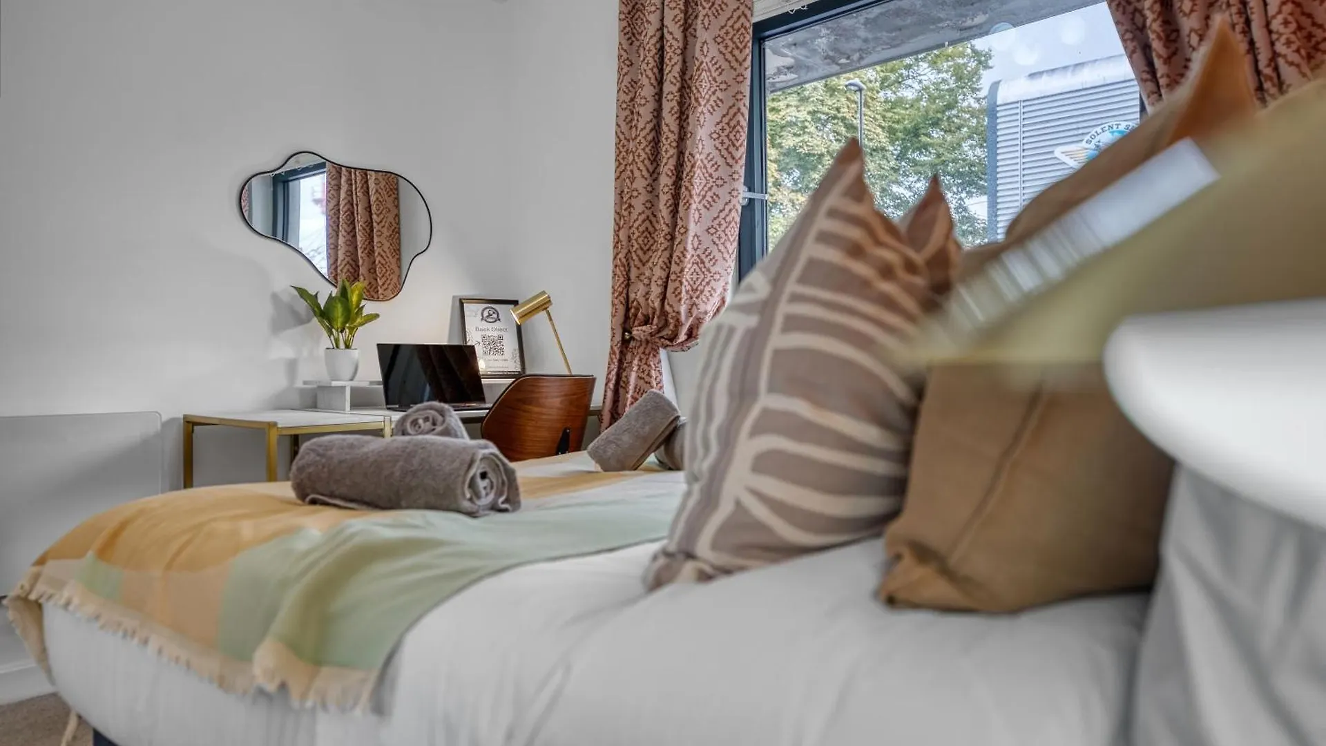 Apartament Ocean Village 1-Bedroom Luxurious, Stylish & Cosy Apartment, Central Location In Southampton, Sleeps 4 - Summer Special Offer! - By Blue Puffin Stays Wielka Brytania