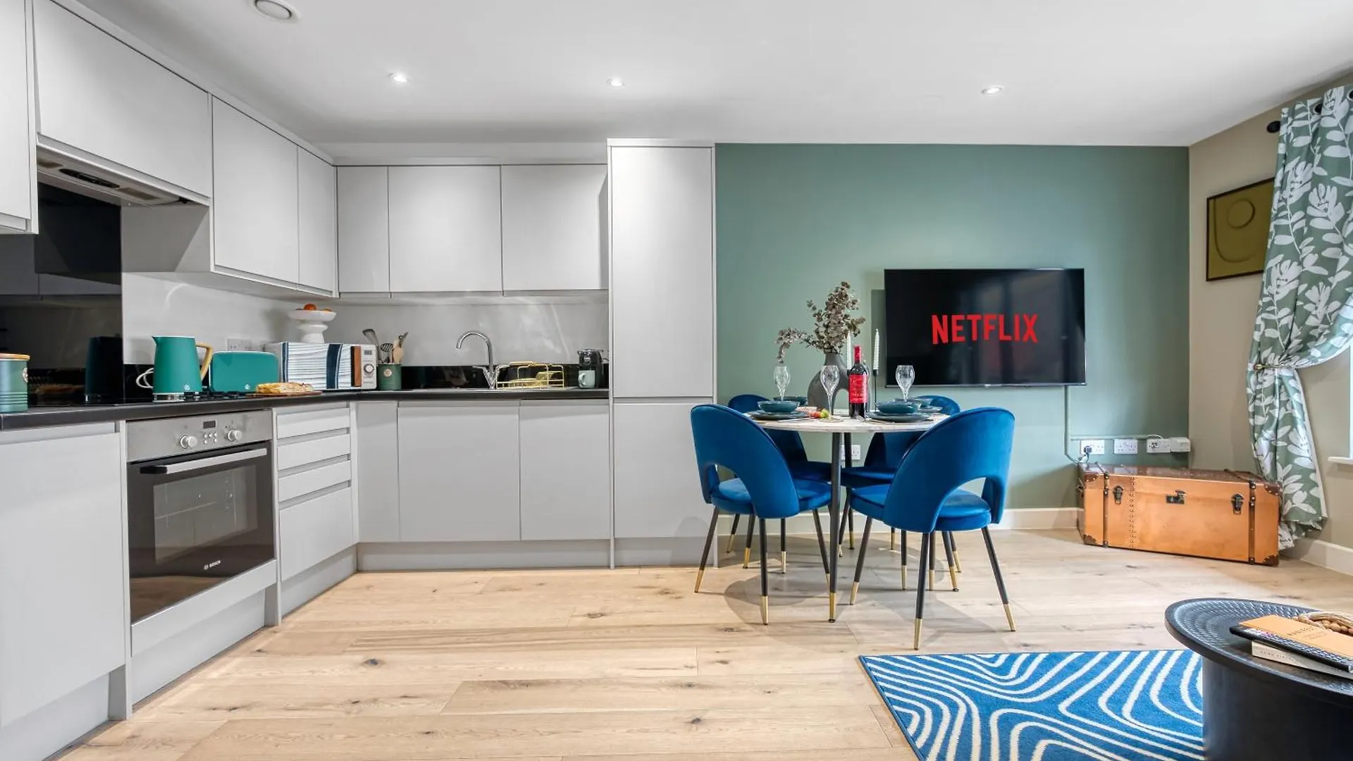 Ocean Village 1-Bedroom Luxurious, Stylish & Cosy Apartment, Central Location In Southampton, Sleeps 4 - Summer Special Offer! - By Blue Puffin Stays Wielka Brytania