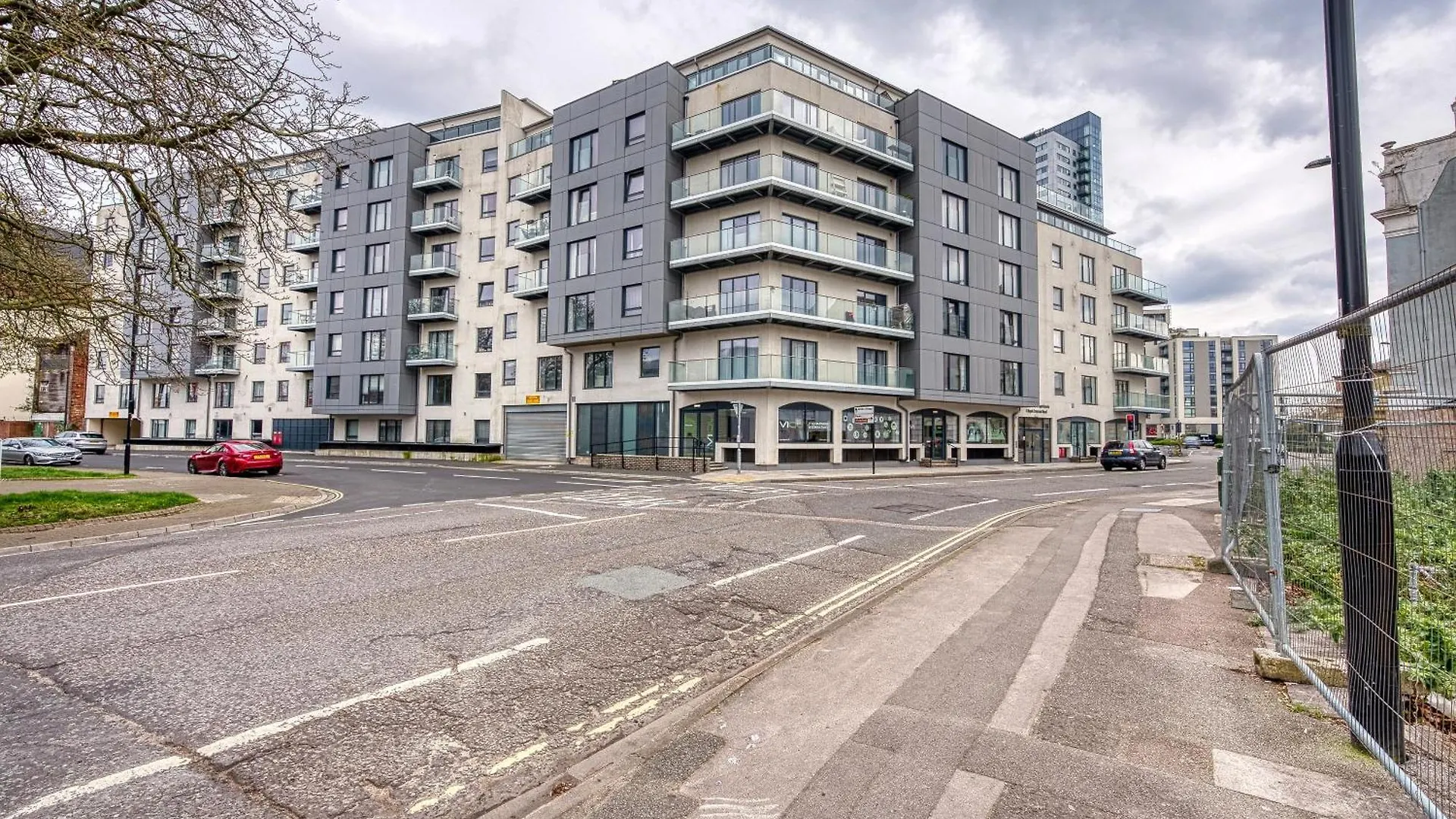 Apartament Ocean Village 1-Bedroom Luxurious, Stylish & Cosy Apartment, Central Location In Southampton, Sleeps 4 - Summer Special Offer! - By Blue Puffin Stays